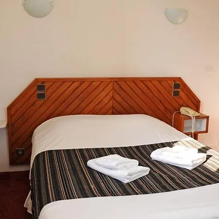 ホテル Luxury Entirely Next To The Eiffel Tower - 2*